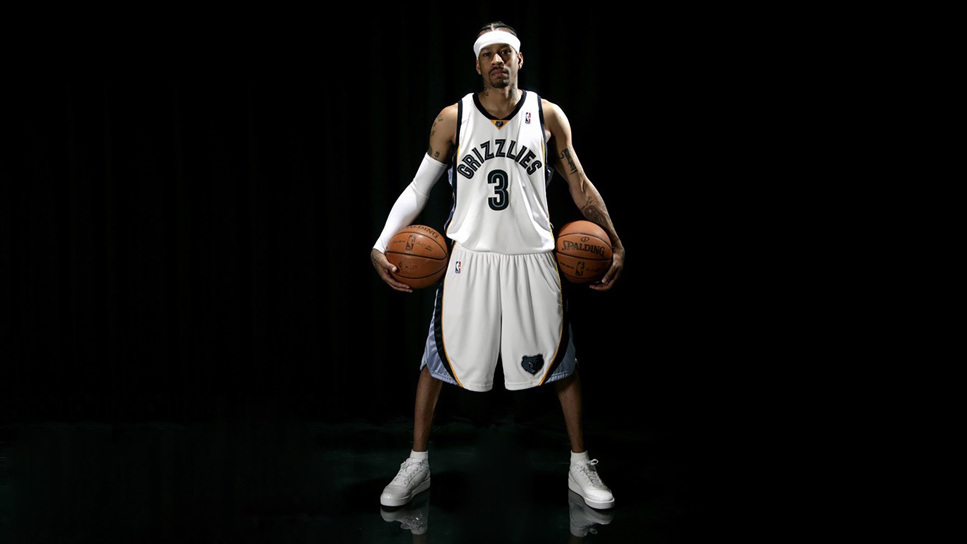 足球赛事热火朝天,球队实力对话激烈,火热的足球比赛