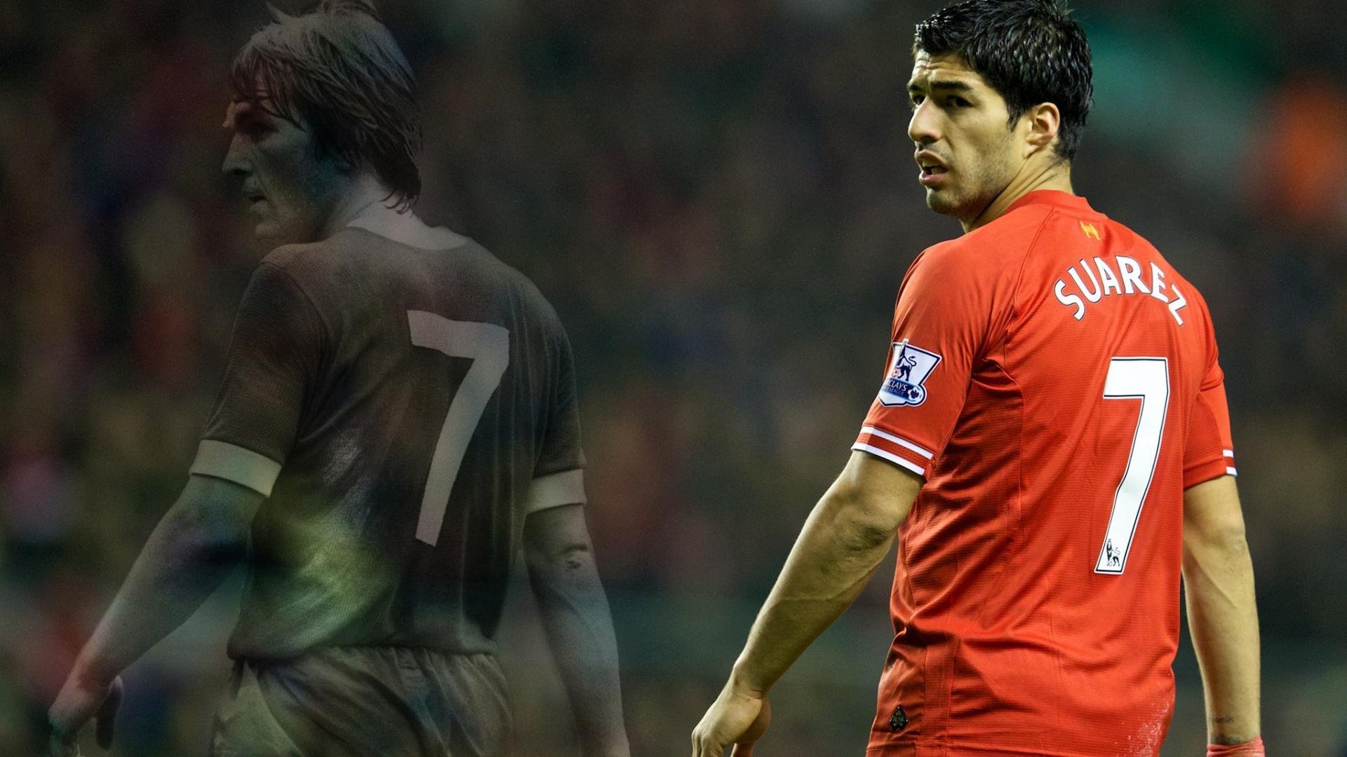 足球战术打法灵活多变引人注目，足球战术讲解视频教程